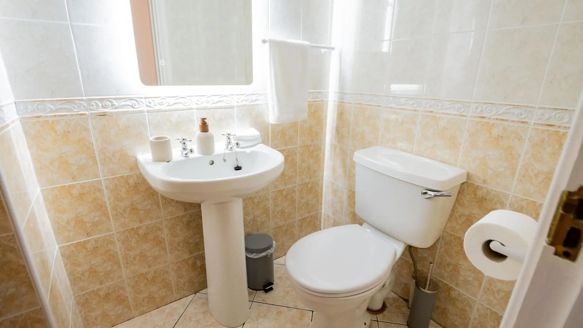 Long Walk Gem Apartment Galway 0*,  Ireland
